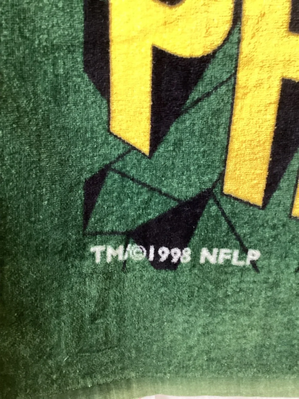 Vintage 1998 Green Bay packers NFL large beach towel football